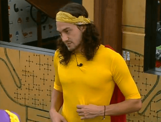 Big Brother 15 – McCrae Keeps Hanging In There