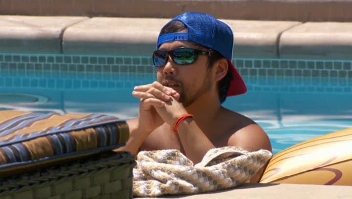 A Showmance Final 4; Bribes Before Allowed; What Is Going On?