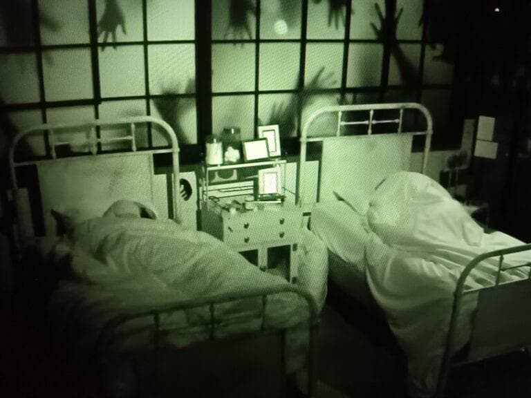 FBJ has chosen to sleep in the Scary room with Jag!
