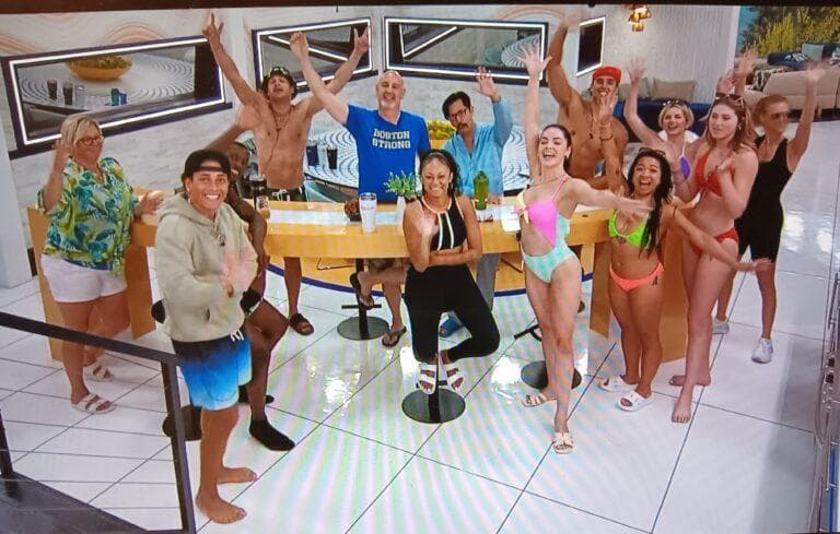 HGs get together on one cam to wish Kenney’s daughter, Savannah, a Happy Birthday!!