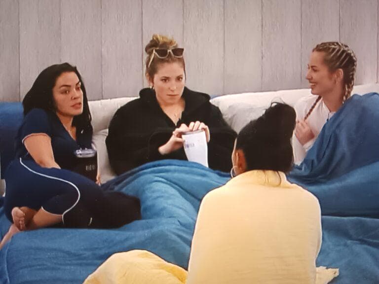 Brooklyn stops in and gives mama advice.