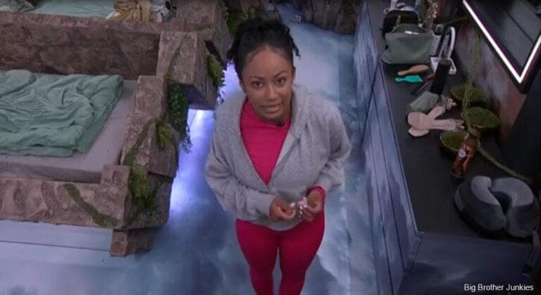 More Chelsie cam talk