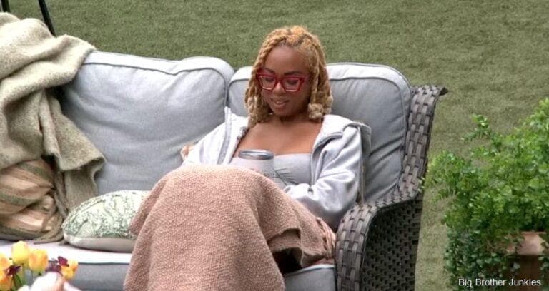 Morgan sits next to Mickey who is like ‘please don’t sit next to me’