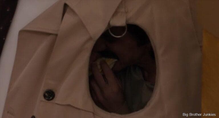 Vince has to go inside his shell to eat lol