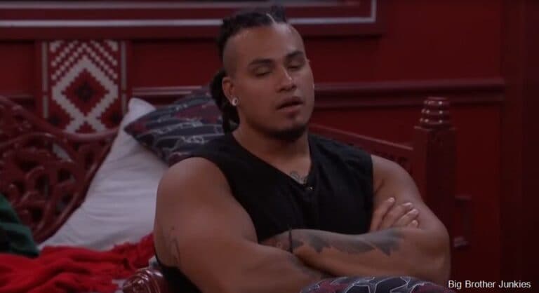 Meanwhile, upstairs, Keanu talking with Ava.  He wants to keep Vinnie safe