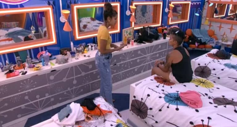 Nicole and Ameerah meet up in the bedroom