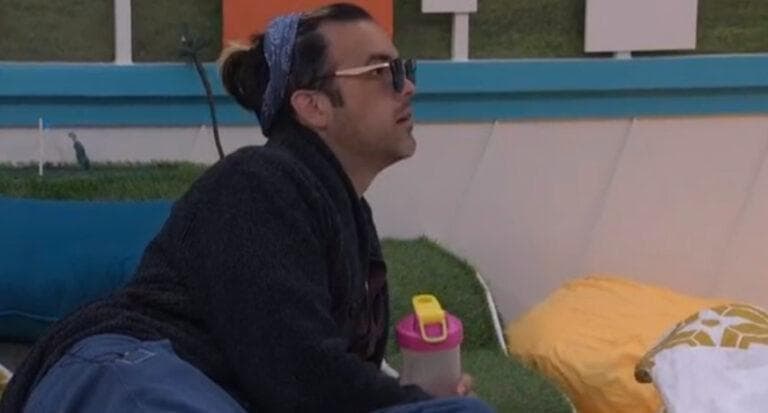 Terrance comes to tells Daniel that Alyssa went upstairs to the HoH room