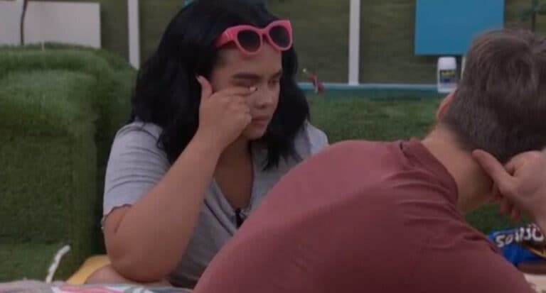 Jasmine talking with Kyle