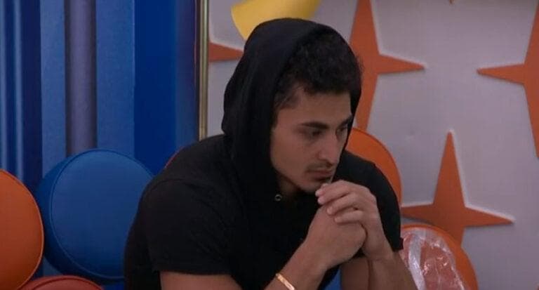 Indy tells Joe that Britt doesn’t trust that Joe has her (Indy) vote