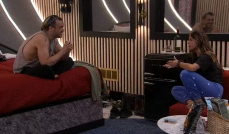 Paloma finally talking to Daniel in the HoH room
