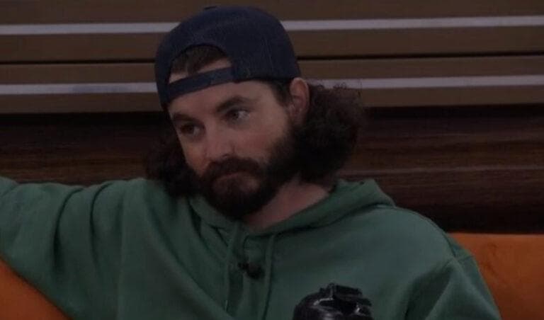 Cam is in the HoH room chatting with Bowie and of course Blue follows him to ‘listen to music’. Cam looks SO ANNOYED