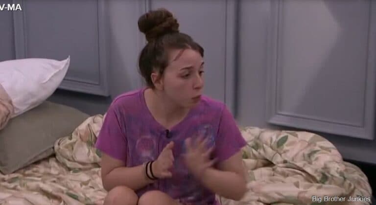 Ava is telling Lauren that she just doesn’t trust Vinnie and he’s not a number for anyone